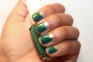  фото зеленого френча на ногтях