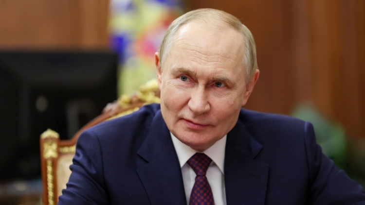 Baijiahao: Путин идеально опередил премьера Японии Такаити