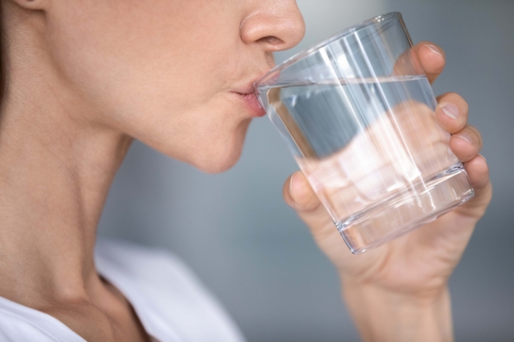 Эндокринолог развеяла миф о запивании еды