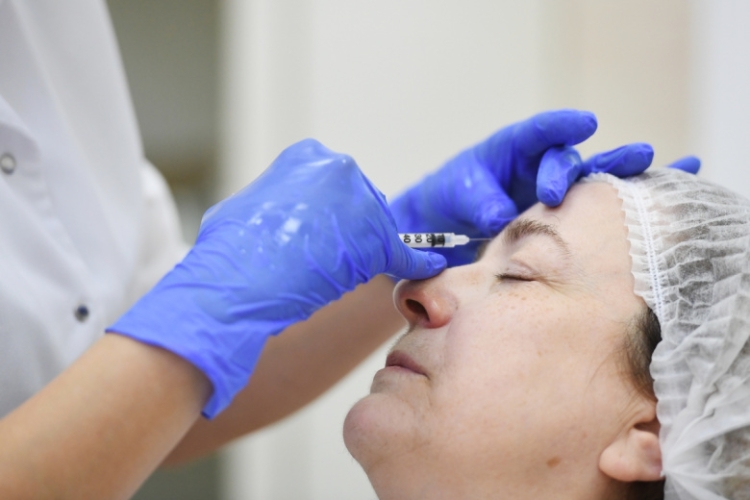 Филлеры с маркетплейсов могут изуродовать лицо