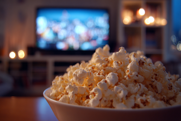 Психолог назвала жанры кино, вызывающие аппетит