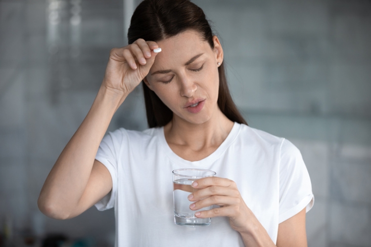 Врач предупредила об опасности бесконтрольного приема обезболивающего