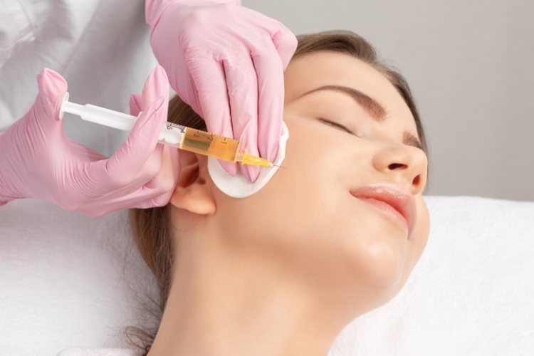 «Не панацея»: косметолог опровергла миф о популярной процедуре