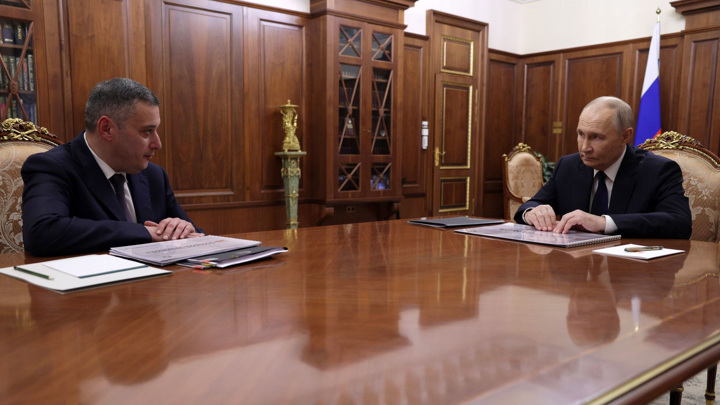 Путин поздно вечером провел встречу с губернатором Курской области Хинштейном